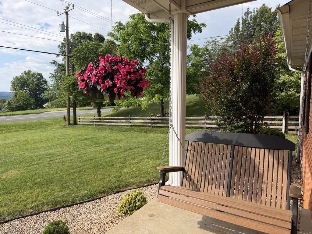 114 OLD WHITE BRIDGE RD, WAYNESBORO, Virginia 22980, 3 Bedrooms Bedrooms, ,3 BathroomsBathrooms,Residential,Charming ranch,114 OLD WHITE BRIDGE RD,678014 MLS # 678014 114 OLD WHITE BRIDGE RD, WAYNESBORO, Virginia 22980, 3 Bedrooms Bedrooms, ,3 BathroomsBathrooms,Residential,Charming ranch,114 OLD WHITE BRIDGE RD,678014 MLS # 678014