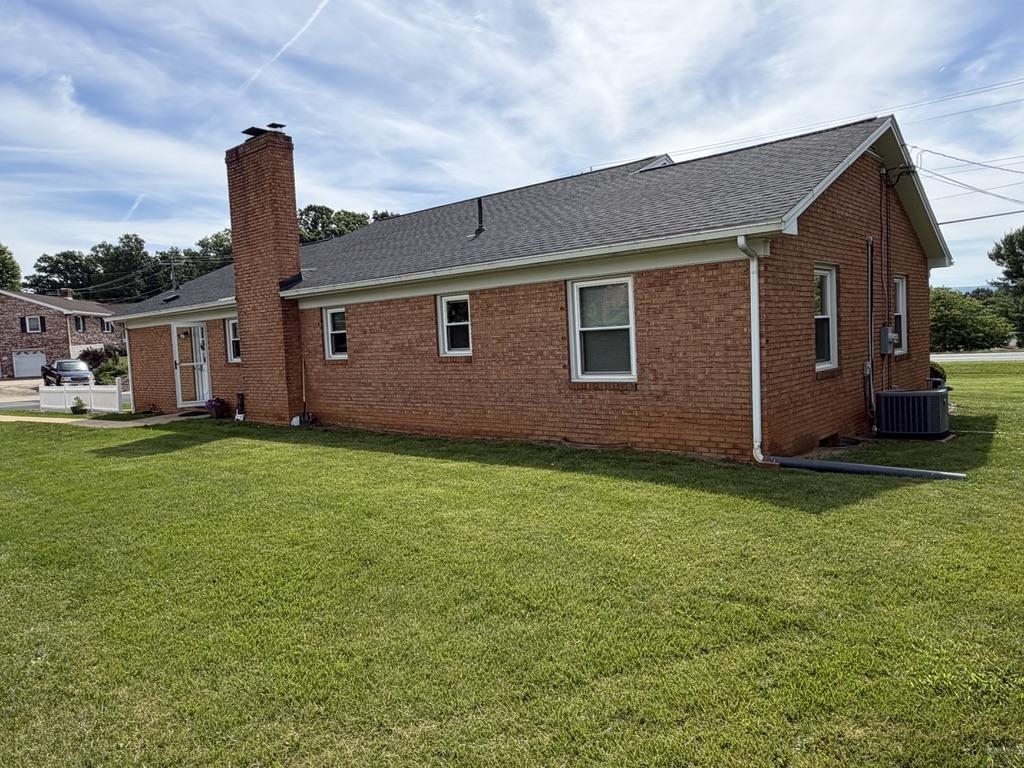 114 OLD WHITE BRIDGE RD, WAYNESBORO, Virginia 22980, 3 Bedrooms Bedrooms, ,3 BathroomsBathrooms,Residential,Charming ranch,114 OLD WHITE BRIDGE RD,678014 MLS # 678014 114 OLD WHITE BRIDGE RD, WAYNESBORO, Virginia 22980, 3 Bedrooms Bedrooms, ,3 BathroomsBathrooms,Residential,Charming ranch,114 OLD WHITE BRIDGE RD,678014 MLS # 678014
