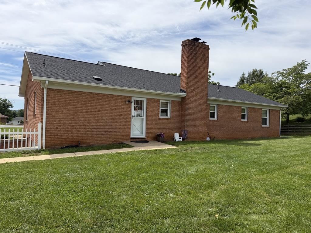 114 OLD WHITE BRIDGE RD, WAYNESBORO, Virginia 22980, 3 Bedrooms Bedrooms, ,3 BathroomsBathrooms,Residential,Charming ranch,114 OLD WHITE BRIDGE RD,678014 MLS # 678014 114 OLD WHITE BRIDGE RD, WAYNESBORO, Virginia 22980, 3 Bedrooms Bedrooms, ,3 BathroomsBathrooms,Residential,Charming ranch,114 OLD WHITE BRIDGE RD,678014 MLS # 678014