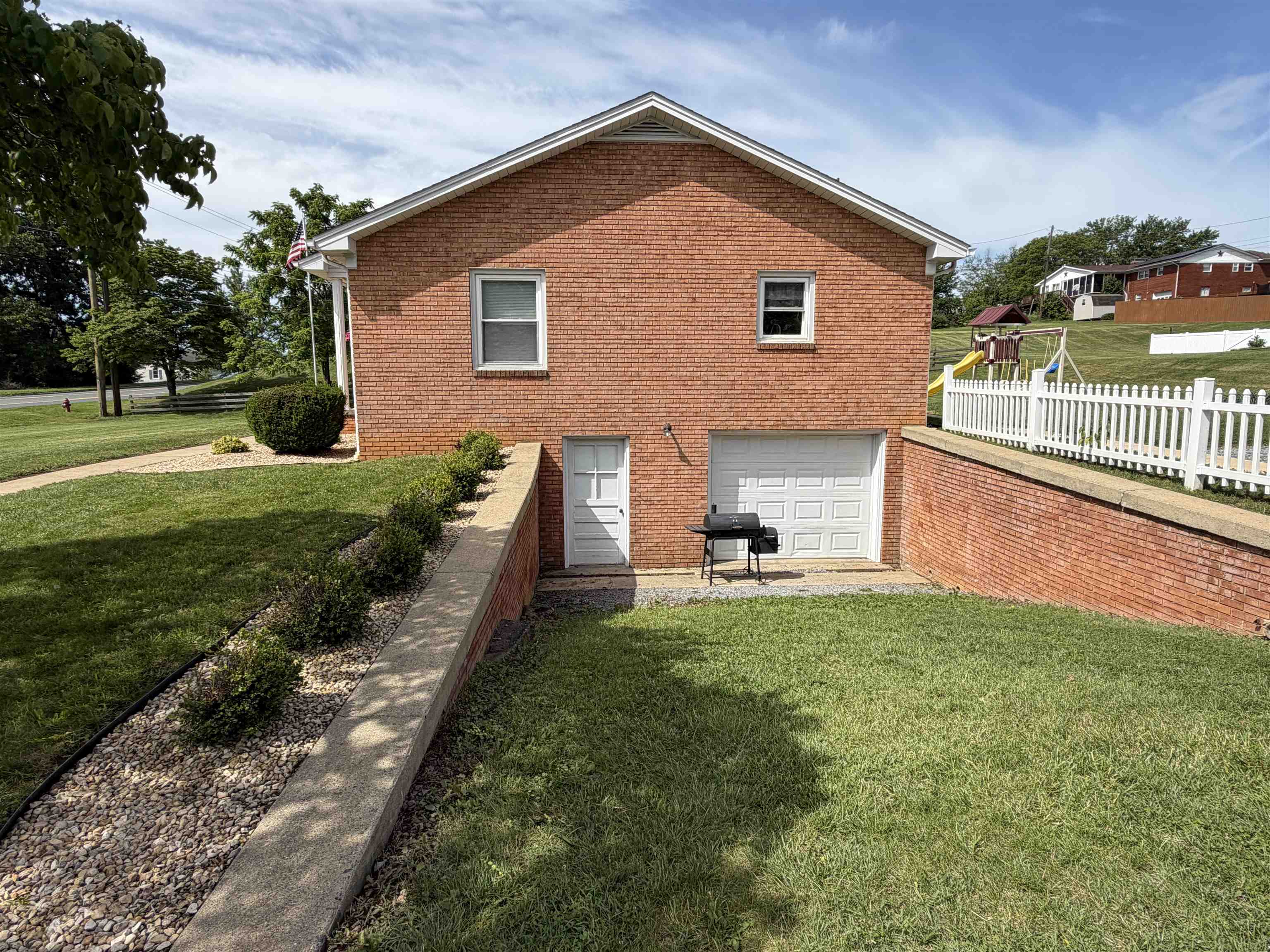 114 OLD WHITE BRIDGE RD, WAYNESBORO, Virginia 22980, 3 Bedrooms Bedrooms, ,3 BathroomsBathrooms,Residential,Charming ranch,114 OLD WHITE BRIDGE RD,678014 MLS # 678014 114 OLD WHITE BRIDGE RD, WAYNESBORO, Virginia 22980, 3 Bedrooms Bedrooms, ,3 BathroomsBathrooms,Residential,Charming ranch,114 OLD WHITE BRIDGE RD,678014 MLS # 678014