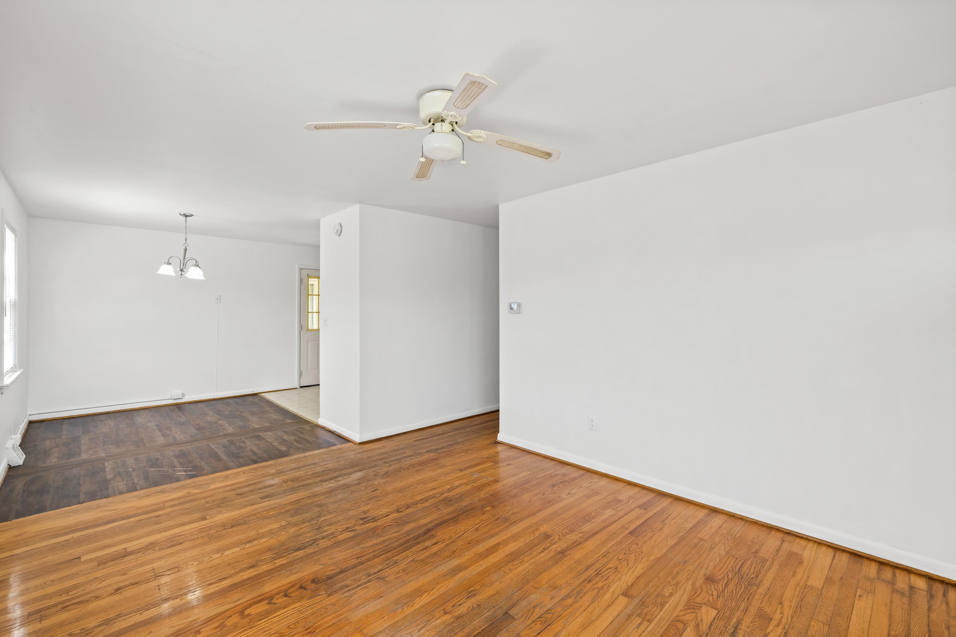 303 DEVON RD, STAUNTON, Virginia 24401, 3 Bedrooms Bedrooms, ,1 BathroomBathrooms,Residential,303 DEVON RD,678020 MLS # 678020
