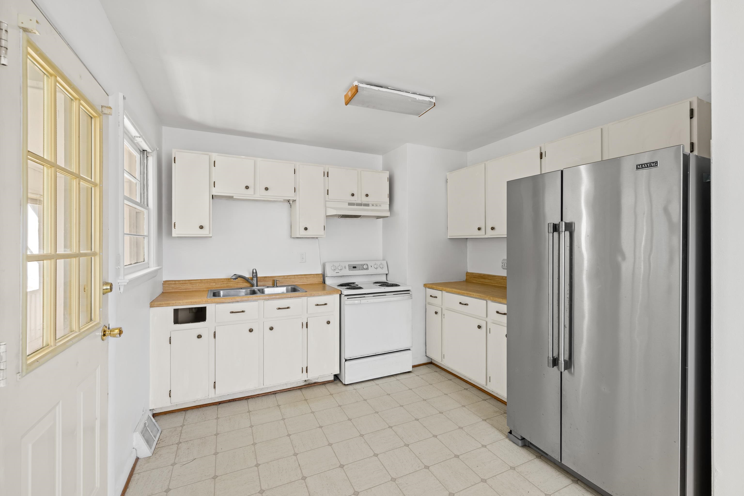 303 DEVON RD, STAUNTON, Virginia 24401, 3 Bedrooms Bedrooms, ,1 BathroomBathrooms,Residential,303 DEVON RD,678020 MLS # 678020
