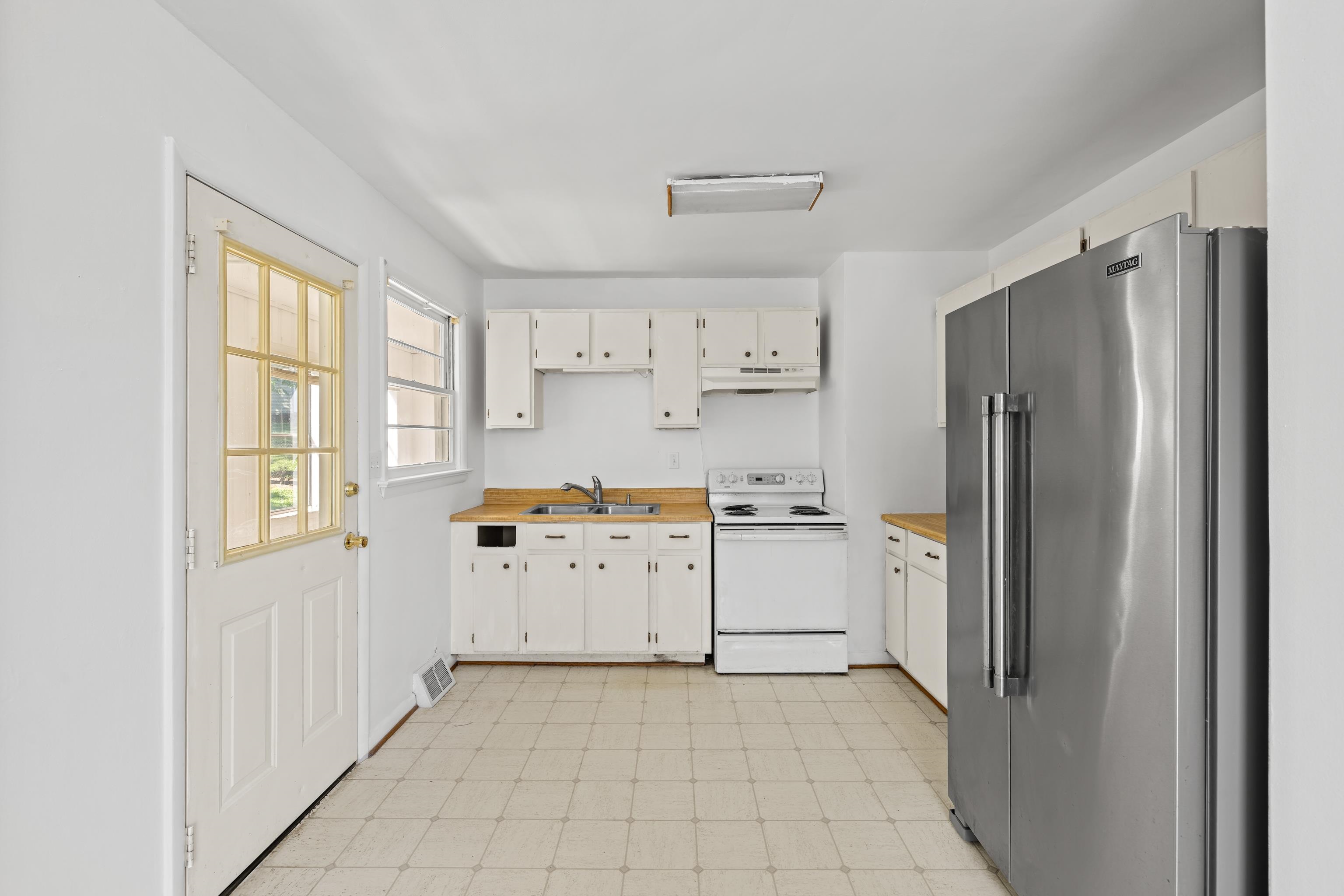 303 DEVON RD, STAUNTON, Virginia 24401, 3 Bedrooms Bedrooms, ,1 BathroomBathrooms,Residential,303 DEVON RD,678020 MLS # 678020