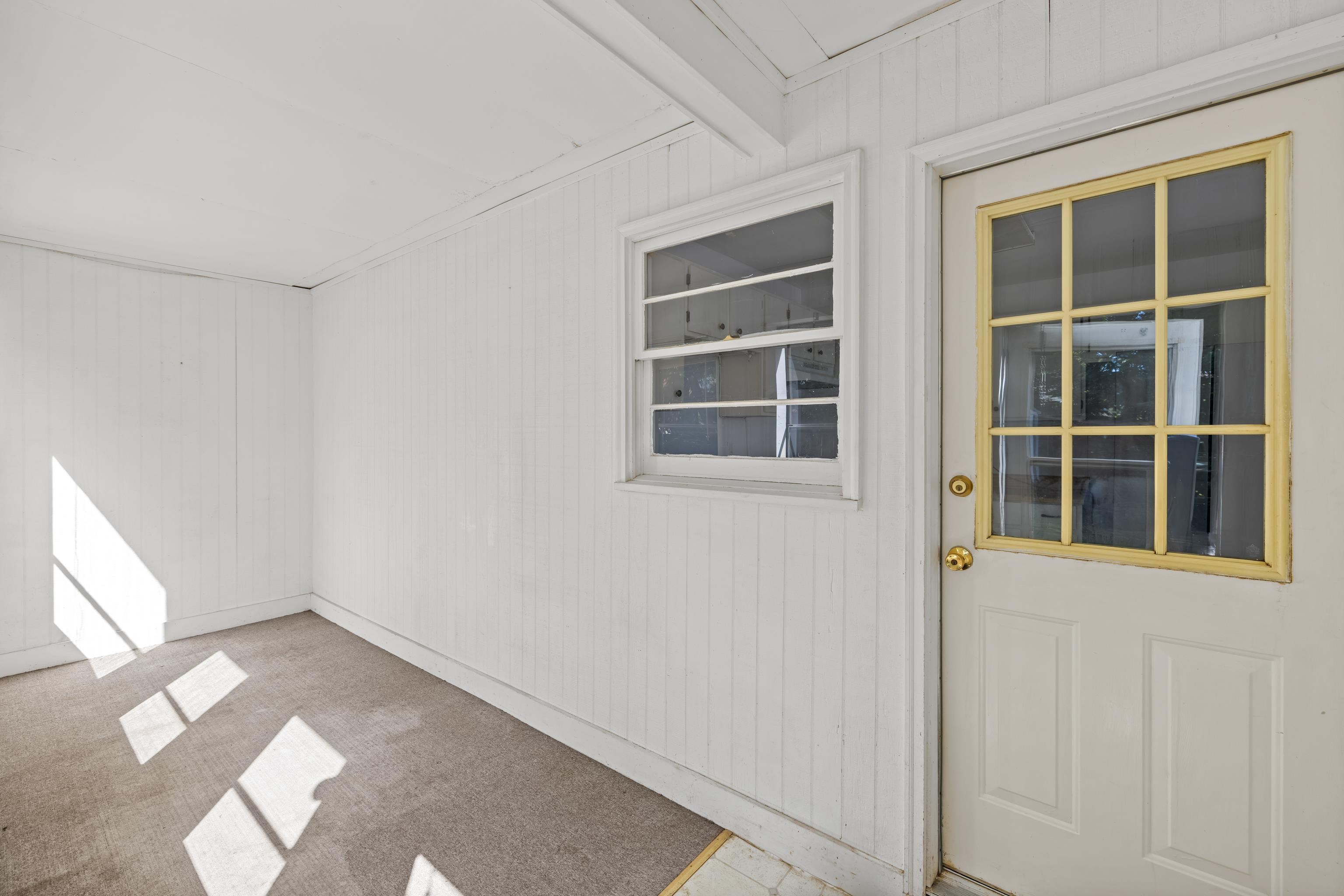 303 DEVON RD, STAUNTON, Virginia 24401, 3 Bedrooms Bedrooms, ,1 BathroomBathrooms,Residential,303 DEVON RD,678020 MLS # 678020