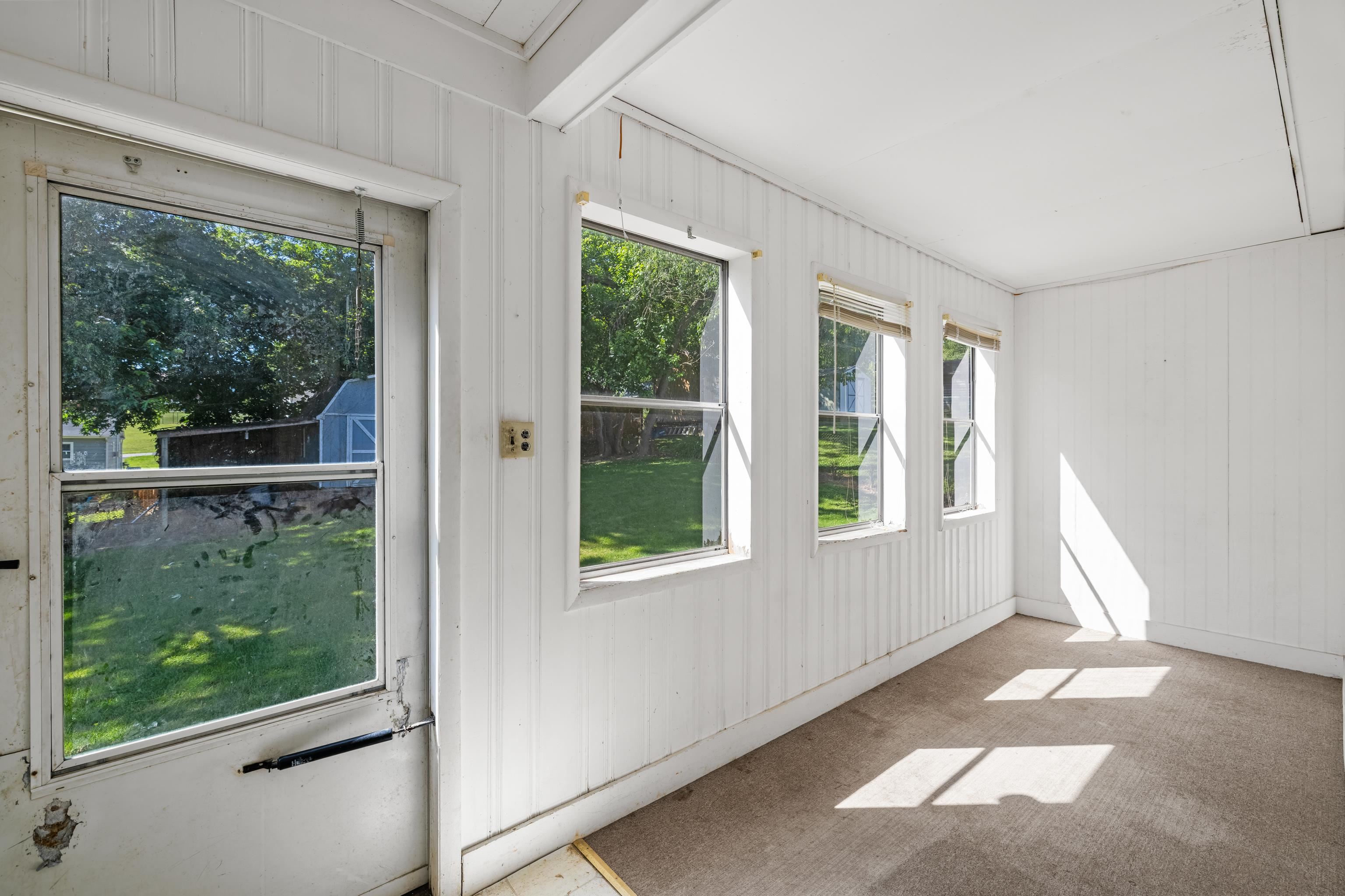 303 DEVON RD, STAUNTON, Virginia 24401, 3 Bedrooms Bedrooms, ,1 BathroomBathrooms,Residential,303 DEVON RD,678020 MLS # 678020