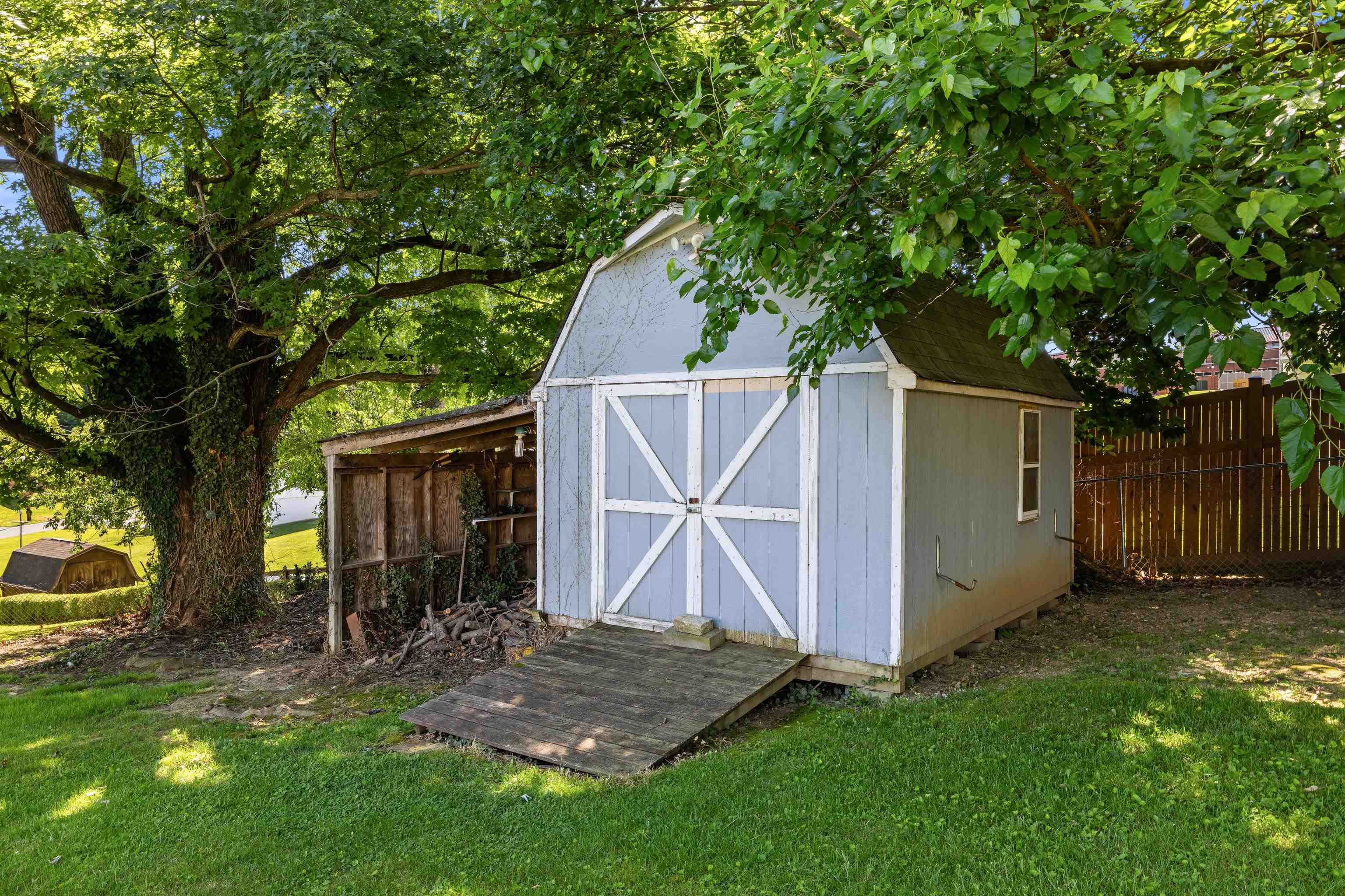 303 DEVON RD, STAUNTON, Virginia 24401, 3 Bedrooms Bedrooms, ,1 BathroomBathrooms,Residential,303 DEVON RD,678020 MLS # 678020