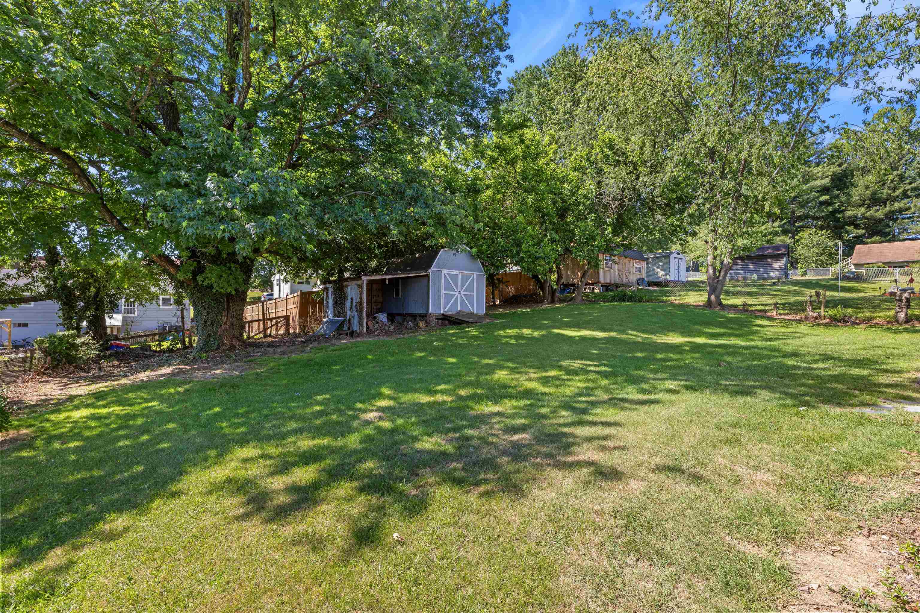 303 DEVON RD, STAUNTON, Virginia 24401, 3 Bedrooms Bedrooms, ,1 BathroomBathrooms,Residential,303 DEVON RD,678020 MLS # 678020