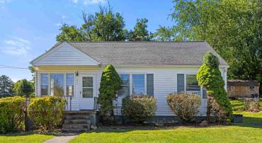 303 DEVON RD, STAUNTON, Virginia 24401, 3 Bedrooms Bedrooms, ,1 BathroomBathrooms,Residential,303 DEVON RD,678020 MLS # 678020