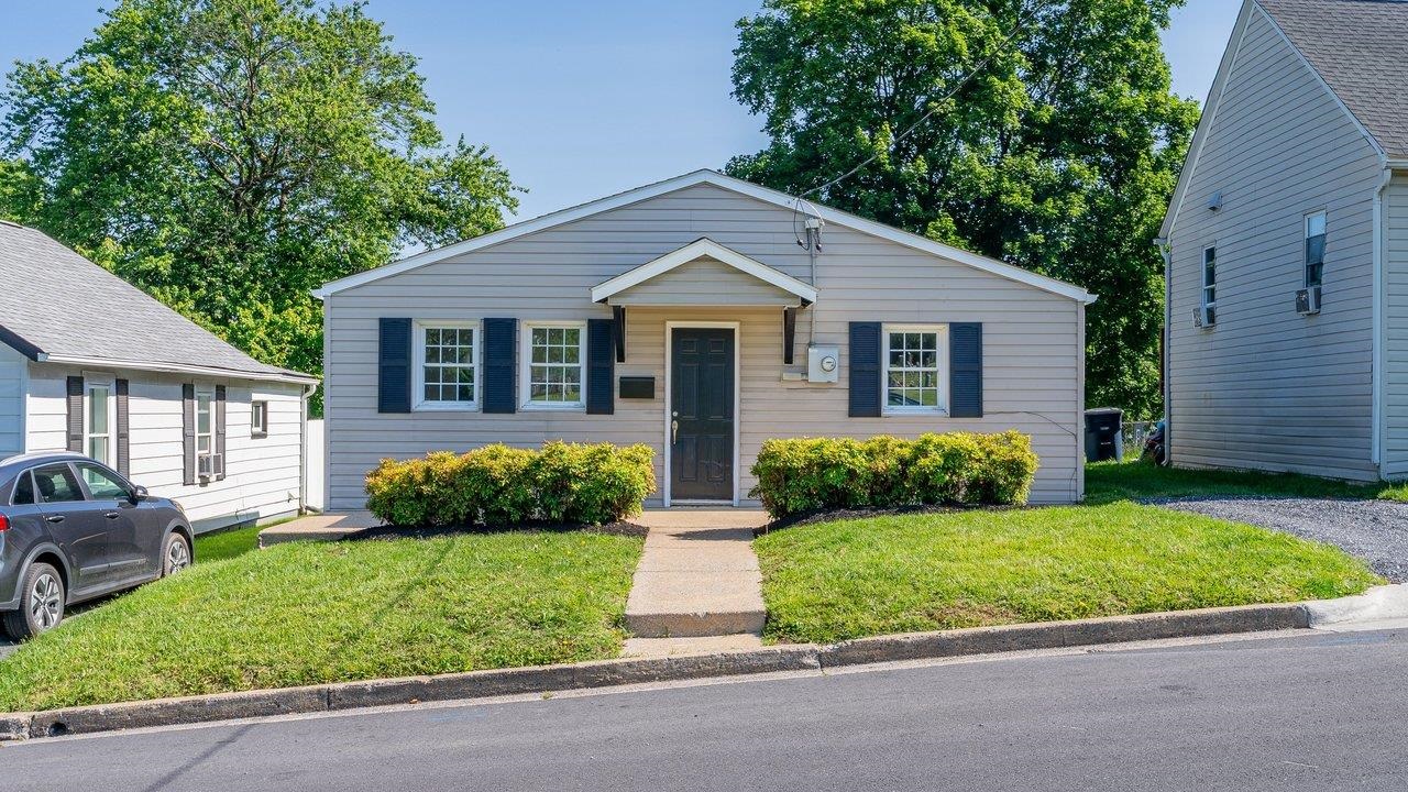 306 KELLEY ST, HARRISONBURG, Virginia 22801, 2 Bedrooms Bedrooms, ,1 BathroomBathrooms,Residential,306 KELLEY ST,678021 MLS # 678021 306 KELLEY ST, HARRISONBURG, Virginia 22801, 2 Bedrooms Bedrooms, ,1 BathroomBathrooms,Residential,306 KELLEY ST,678021 MLS # 678021