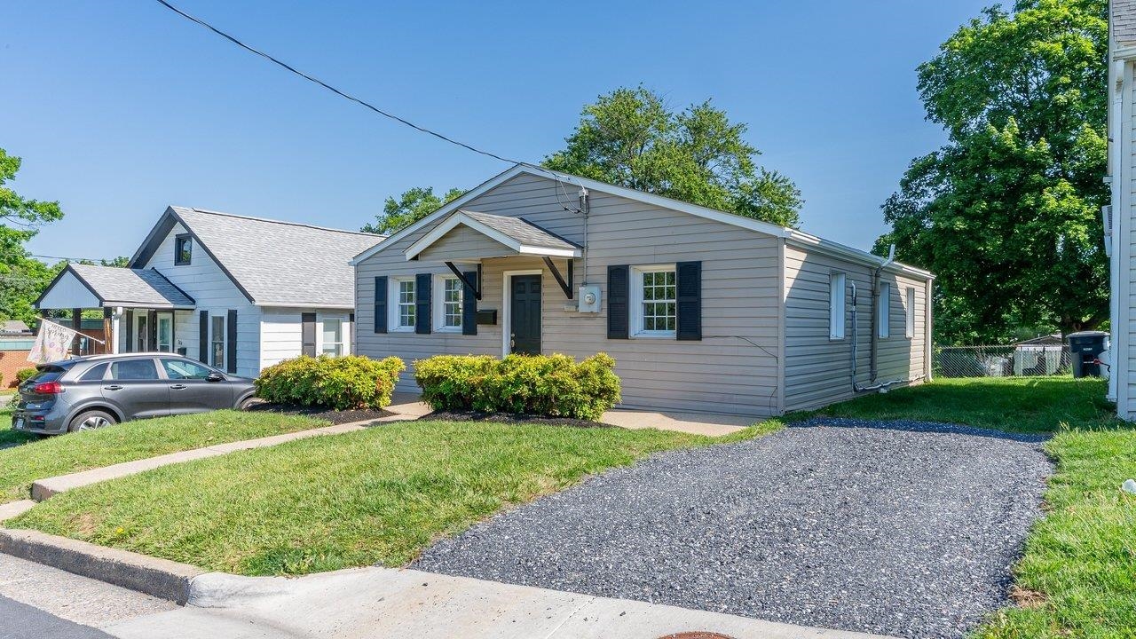 306 KELLEY ST, HARRISONBURG, Virginia 22801, 2 Bedrooms Bedrooms, ,1 BathroomBathrooms,Residential,306 KELLEY ST,678021 MLS # 678021 306 KELLEY ST, HARRISONBURG, Virginia 22801, 2 Bedrooms Bedrooms, ,1 BathroomBathrooms,Residential,306 KELLEY ST,678021 MLS # 678021