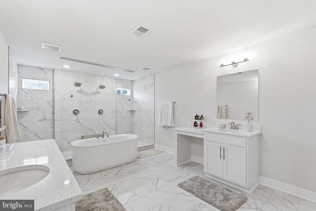 3451 WOODED RUN DR, BROAD RUN, Virginia 20137, 5 Bedrooms Bedrooms, ,4 BathroomsBathrooms,Residential,3451 WOODED RUN DR,VAFQ2022336 MLS # VAFQ2022336