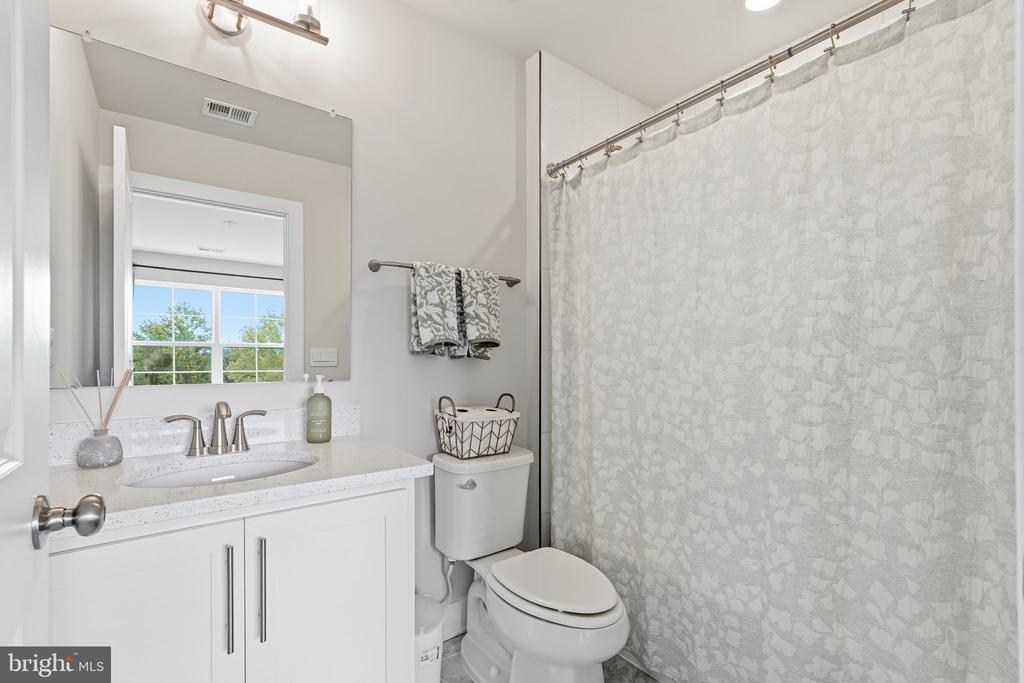 3451 WOODED RUN DR, BROAD RUN, Virginia 20137, 5 Bedrooms Bedrooms, ,4 BathroomsBathrooms,Residential,3451 WOODED RUN DR,VAFQ2022336 MLS # VAFQ2022336