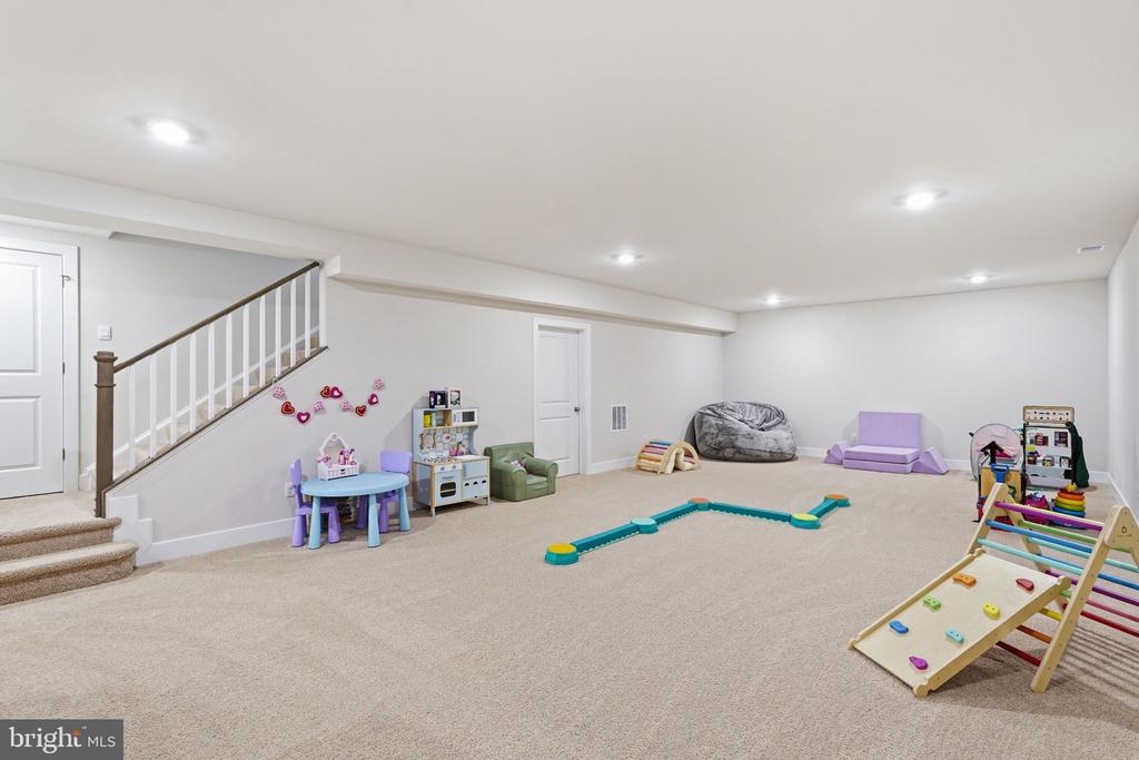 3451 WOODED RUN DR, BROAD RUN, Virginia 20137, 5 Bedrooms Bedrooms, ,4 BathroomsBathrooms,Residential,3451 WOODED RUN DR,VAFQ2022336 MLS # VAFQ2022336