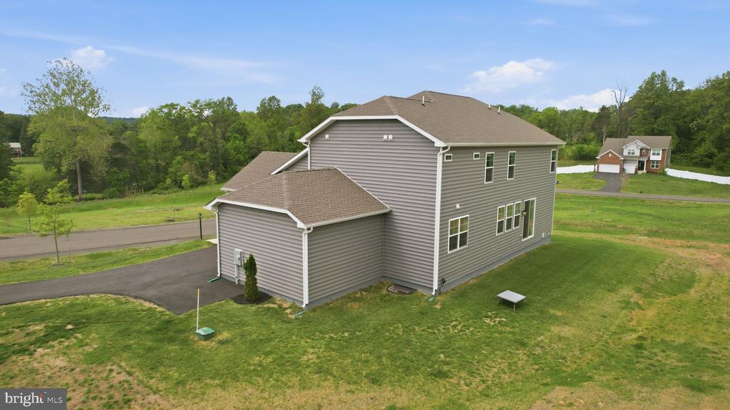3451 WOODED RUN DR, BROAD RUN, Virginia 20137, 5 Bedrooms Bedrooms, ,4 BathroomsBathrooms,Residential,3451 WOODED RUN DR,VAFQ2022336 MLS # VAFQ2022336