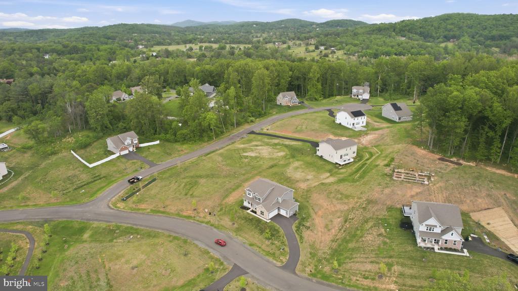 3451 WOODED RUN DR, BROAD RUN, Virginia 20137, 5 Bedrooms Bedrooms, ,4 BathroomsBathrooms,Residential,3451 WOODED RUN DR,VAFQ2022336 MLS # VAFQ2022336