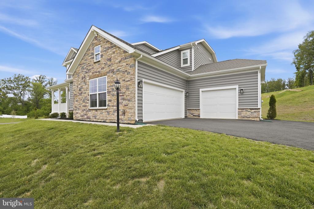 3451 WOODED RUN DR, BROAD RUN, Virginia 20137, 5 Bedrooms Bedrooms, ,4 BathroomsBathrooms,Residential,3451 WOODED RUN DR,VAFQ2022336 MLS # VAFQ2022336