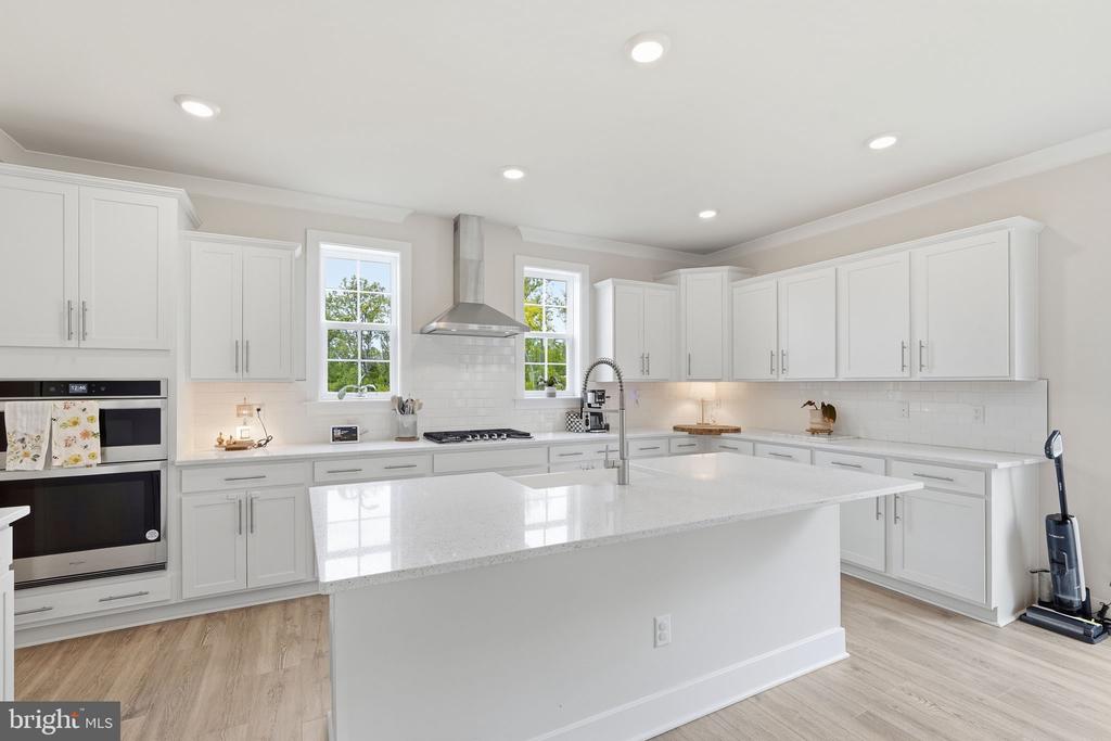 3451 WOODED RUN DR, BROAD RUN, Virginia 20137, 5 Bedrooms Bedrooms, ,4 BathroomsBathrooms,Residential,3451 WOODED RUN DR,VAFQ2022336 MLS # VAFQ2022336