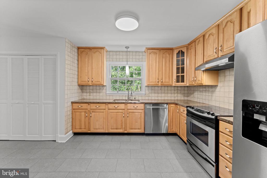 6989 FREDERICKSBURG RD, BARBOURSVILLE, Virginia 22923, 5 Bedrooms Bedrooms, ,3 BathroomsBathrooms,Residential,6989 FREDERICKSBURG RD,VAGR2000874 MLS # VAGR2000874