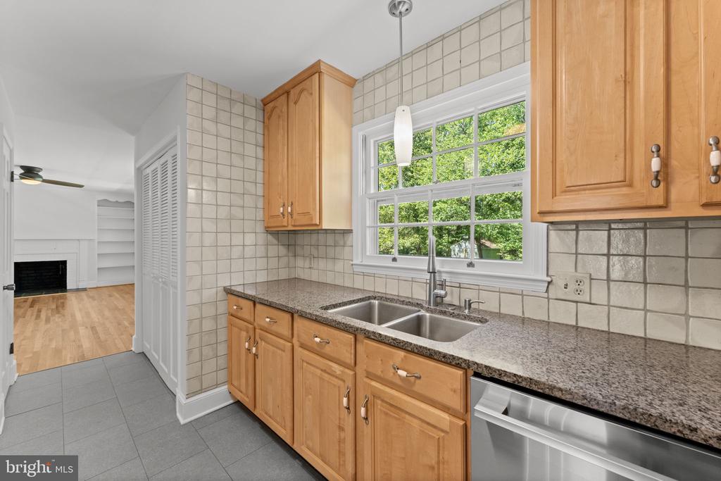 6989 FREDERICKSBURG RD, BARBOURSVILLE, Virginia 22923, 5 Bedrooms Bedrooms, ,3 BathroomsBathrooms,Residential,6989 FREDERICKSBURG RD,VAGR2000874 MLS # VAGR2000874