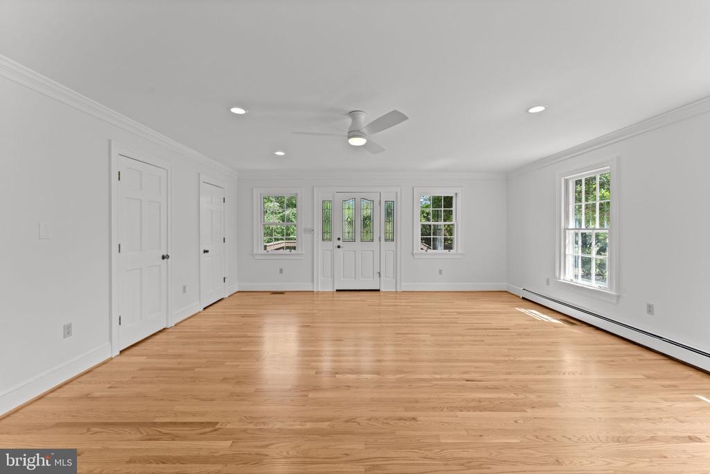 6989 FREDERICKSBURG RD, BARBOURSVILLE, Virginia 22923, 5 Bedrooms Bedrooms, ,3 BathroomsBathrooms,Residential,6989 FREDERICKSBURG RD,VAGR2000874 MLS # VAGR2000874