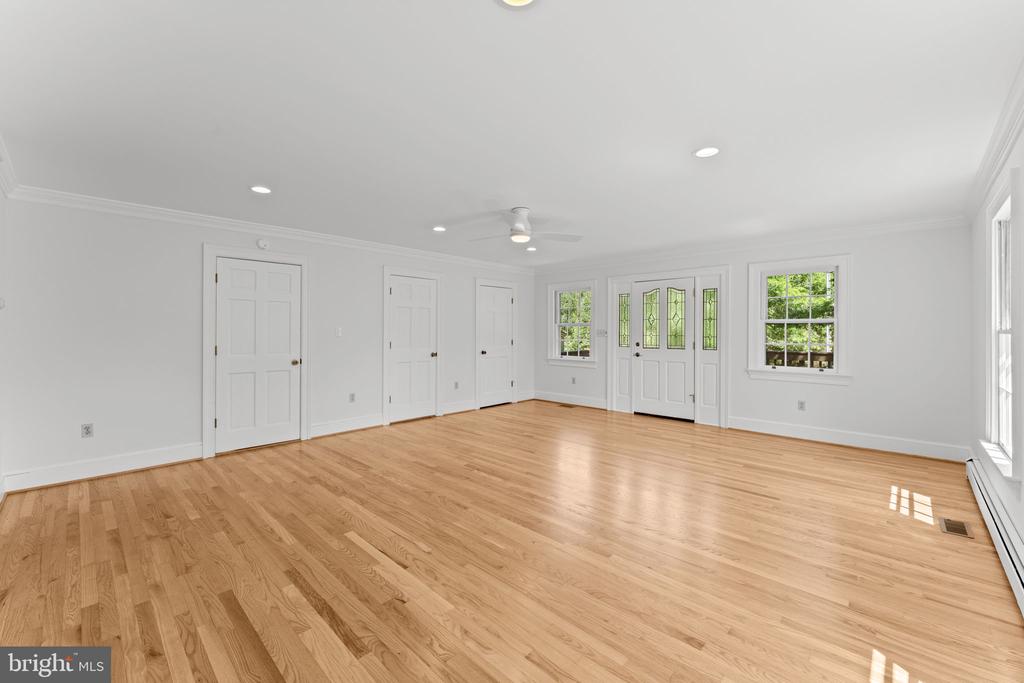 6989 FREDERICKSBURG RD, BARBOURSVILLE, Virginia 22923, 5 Bedrooms Bedrooms, ,3 BathroomsBathrooms,Residential,6989 FREDERICKSBURG RD,VAGR2000874 MLS # VAGR2000874