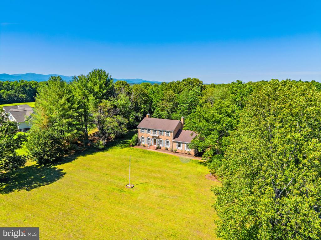 6989 FREDERICKSBURG RD, BARBOURSVILLE, Virginia 22923, 5 Bedrooms Bedrooms, ,3 BathroomsBathrooms,Residential,6989 FREDERICKSBURG RD,VAGR2000874 MLS # VAGR2000874