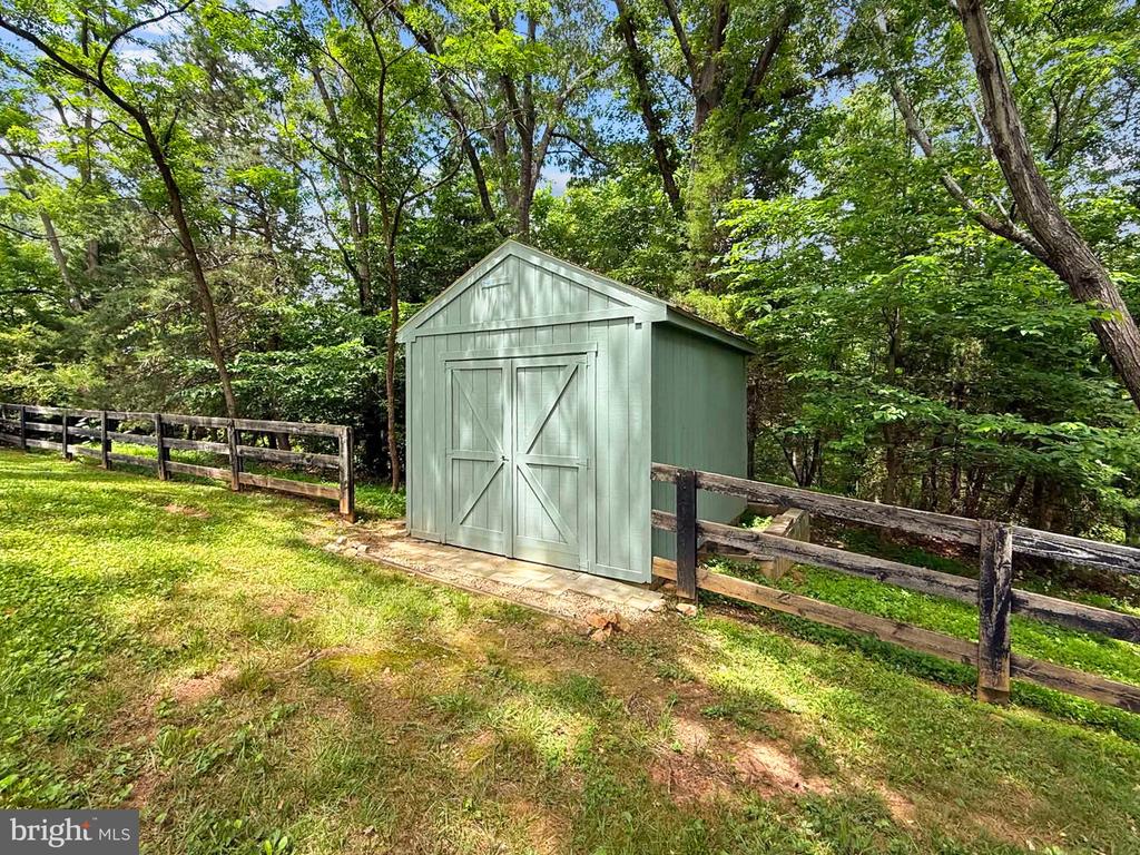 6989 FREDERICKSBURG RD, BARBOURSVILLE, Virginia 22923, 5 Bedrooms Bedrooms, ,3 BathroomsBathrooms,Residential,6989 FREDERICKSBURG RD,VAGR2000874 MLS # VAGR2000874