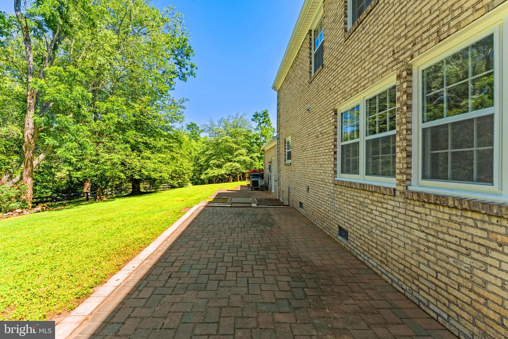 6989 FREDERICKSBURG RD, BARBOURSVILLE, Virginia 22923, 5 Bedrooms Bedrooms, ,3 BathroomsBathrooms,Residential,6989 FREDERICKSBURG RD,VAGR2000874 MLS # VAGR2000874
