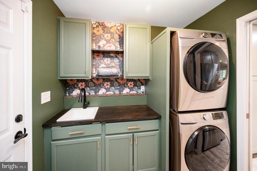 708 EASTOVER PKWY, LOCUST GROVE, Virginia 22508, 4 Bedrooms Bedrooms, ,3 BathroomsBathrooms,Residential,708 EASTOVER PKWY,VAOR2014226 MLS # VAOR2014226 708 EASTOVER PKWY, LOCUST GROVE, Virginia 22508, 4 Bedrooms Bedrooms, ,3 BathroomsBathrooms,Residential,708 EASTOVER PKWY,VAOR2014226 MLS # VAOR2014226