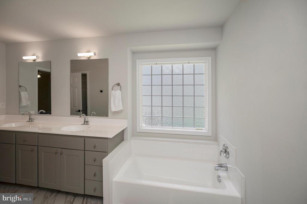 708 EASTOVER PKWY, LOCUST GROVE, Virginia 22508, 4 Bedrooms Bedrooms, ,3 BathroomsBathrooms,Residential,708 EASTOVER PKWY,VAOR2014226 MLS # VAOR2014226 708 EASTOVER PKWY, LOCUST GROVE, Virginia 22508, 4 Bedrooms Bedrooms, ,3 BathroomsBathrooms,Residential,708 EASTOVER PKWY,VAOR2014226 MLS # VAOR2014226