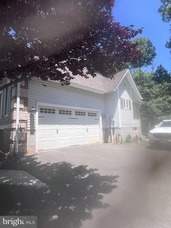 6743 BREEZY DR, WARRENTON, Virginia 20187, 4 Bedrooms Bedrooms, ,4 BathroomsBathrooms,Residential,6743 BREEZY DR,VAFQ2022394 MLS # VAFQ2022394