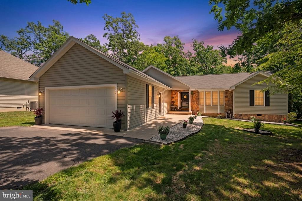 124 REPUBLIC AVE, LOCUST GROVE, Virginia 22508, 3 Bedrooms Bedrooms, ,2 BathroomsBathrooms,Residential,124 REPUBLIC AVE,VAOR2014222 MLS # VAOR2014222