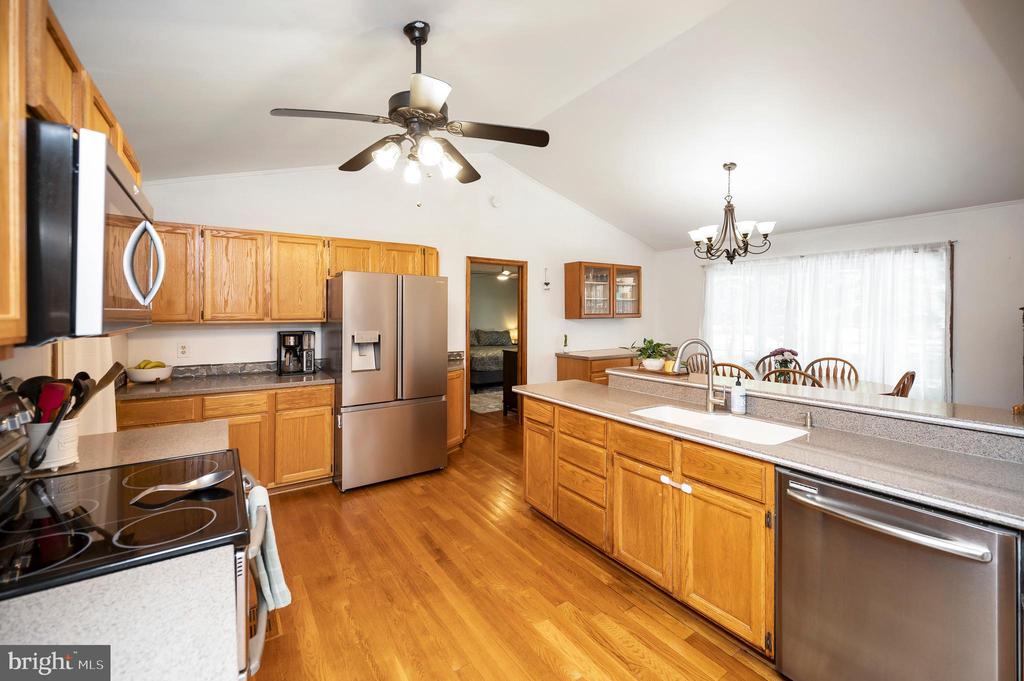 124 REPUBLIC AVE, LOCUST GROVE, Virginia 22508, 3 Bedrooms Bedrooms, ,2 BathroomsBathrooms,Residential,124 REPUBLIC AVE,VAOR2014222 MLS # VAOR2014222