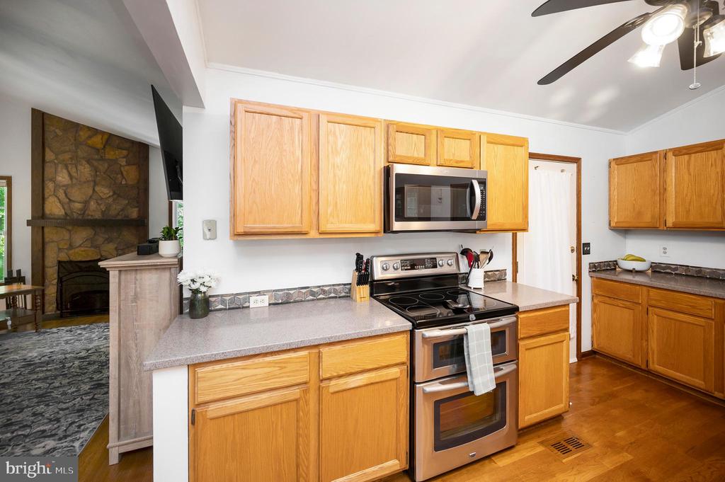 124 REPUBLIC AVE, LOCUST GROVE, Virginia 22508, 3 Bedrooms Bedrooms, ,2 BathroomsBathrooms,Residential,124 REPUBLIC AVE,VAOR2014222 MLS # VAOR2014222