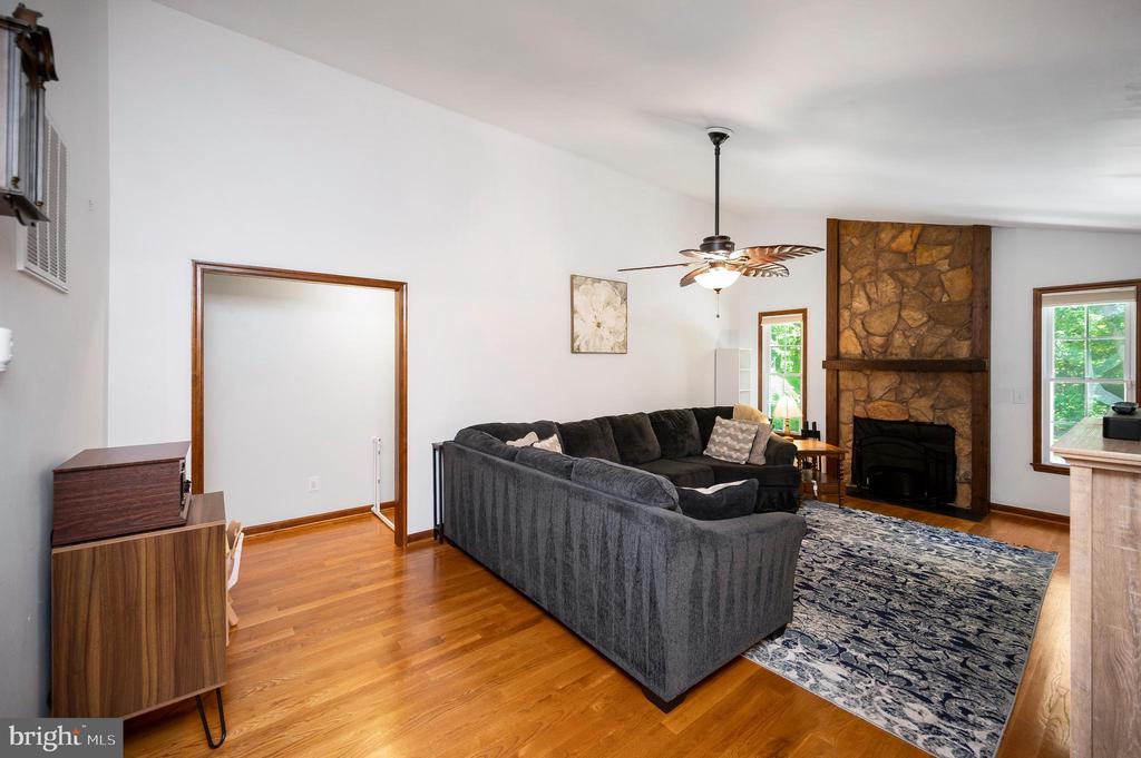 124 REPUBLIC AVE, LOCUST GROVE, Virginia 22508, 3 Bedrooms Bedrooms, ,2 BathroomsBathrooms,Residential,124 REPUBLIC AVE,VAOR2014222 MLS # VAOR2014222