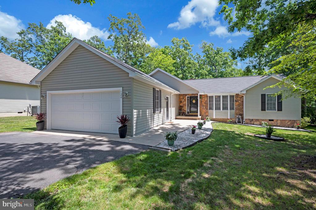 124 REPUBLIC AVE, LOCUST GROVE, Virginia 22508, 3 Bedrooms Bedrooms, ,2 BathroomsBathrooms,Residential,124 REPUBLIC AVE,VAOR2014222 MLS # VAOR2014222