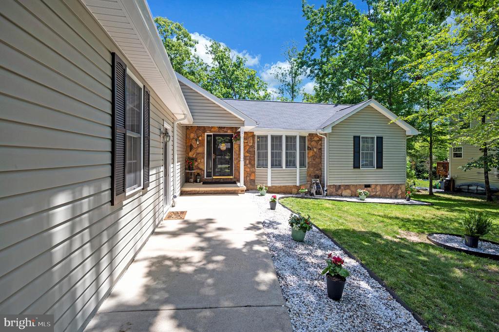124 REPUBLIC AVE, LOCUST GROVE, Virginia 22508, 3 Bedrooms Bedrooms, ,2 BathroomsBathrooms,Residential,124 REPUBLIC AVE,VAOR2014222 MLS # VAOR2014222