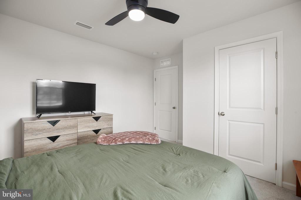 2616 HIGH POINT DR, CULPEPER, Virginia 22701, 4 Bedrooms Bedrooms, ,2 BathroomsBathrooms,Residential,2616 HIGH POINT DR,VACU2013912 MLS # VACU2013912