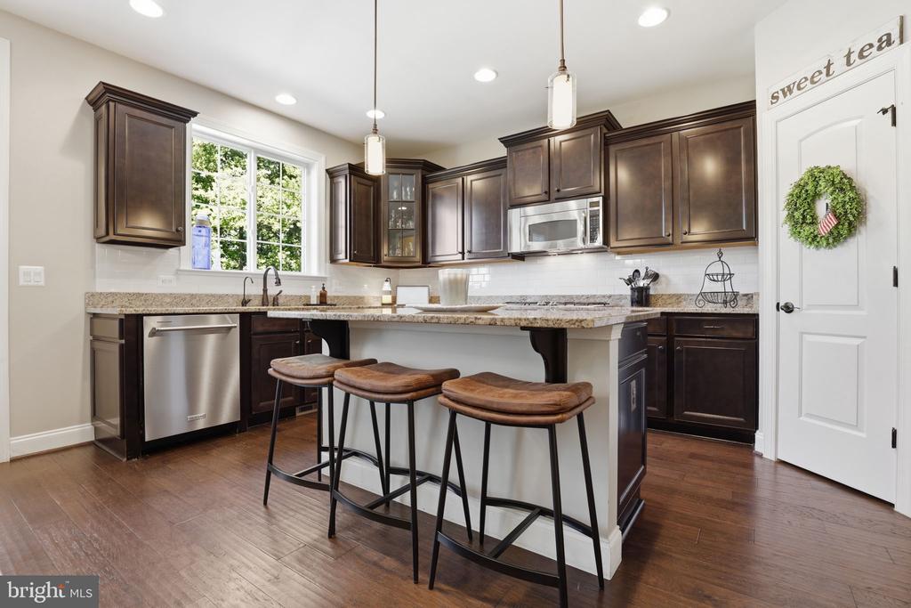 8046 SIDE HILL DR, WARRENTON, Virginia 20187, 5 Bedrooms Bedrooms, ,3 BathroomsBathrooms,Residential,8046 SIDE HILL DR,VAFQ2022334 MLS # VAFQ2022334