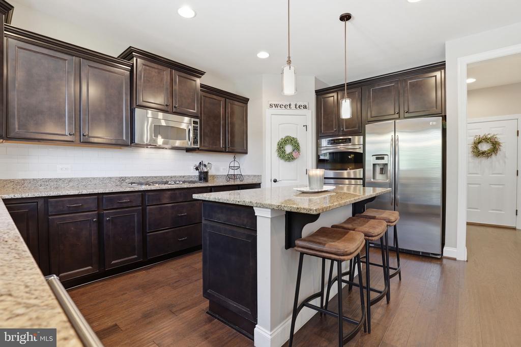8046 SIDE HILL DR, WARRENTON, Virginia 20187, 5 Bedrooms Bedrooms, ,3 BathroomsBathrooms,Residential,8046 SIDE HILL DR,VAFQ2022334 MLS # VAFQ2022334