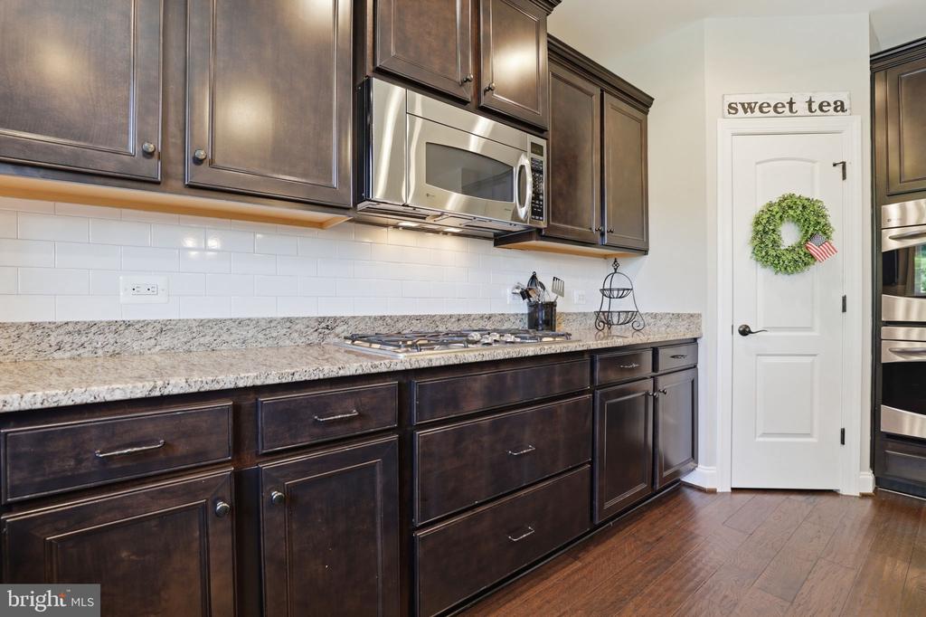 8046 SIDE HILL DR, WARRENTON, Virginia 20187, 5 Bedrooms Bedrooms, ,3 BathroomsBathrooms,Residential,8046 SIDE HILL DR,VAFQ2022334 MLS # VAFQ2022334