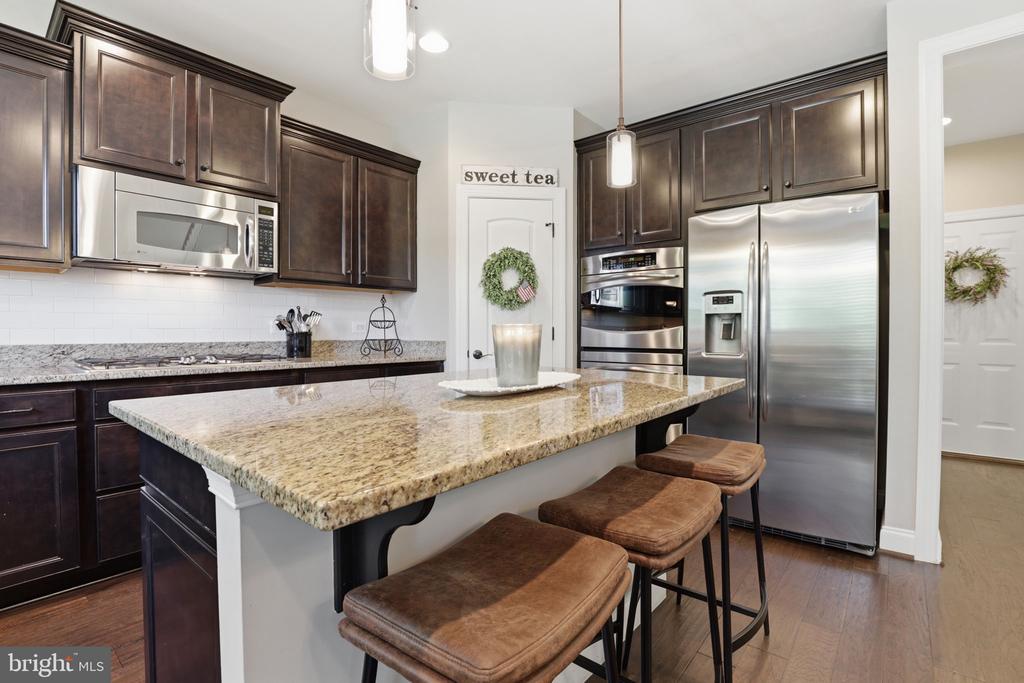 8046 SIDE HILL DR, WARRENTON, Virginia 20187, 5 Bedrooms Bedrooms, ,3 BathroomsBathrooms,Residential,8046 SIDE HILL DR,VAFQ2022334 MLS # VAFQ2022334