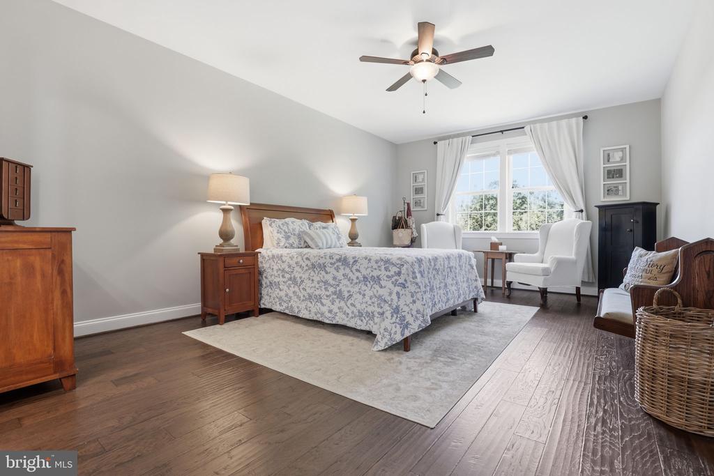 8046 SIDE HILL DR, WARRENTON, Virginia 20187, 5 Bedrooms Bedrooms, ,3 BathroomsBathrooms,Residential,8046 SIDE HILL DR,VAFQ2022334 MLS # VAFQ2022334