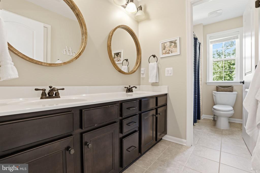 8046 SIDE HILL DR, WARRENTON, Virginia 20187, 5 Bedrooms Bedrooms, ,3 BathroomsBathrooms,Residential,8046 SIDE HILL DR,VAFQ2022334 MLS # VAFQ2022334