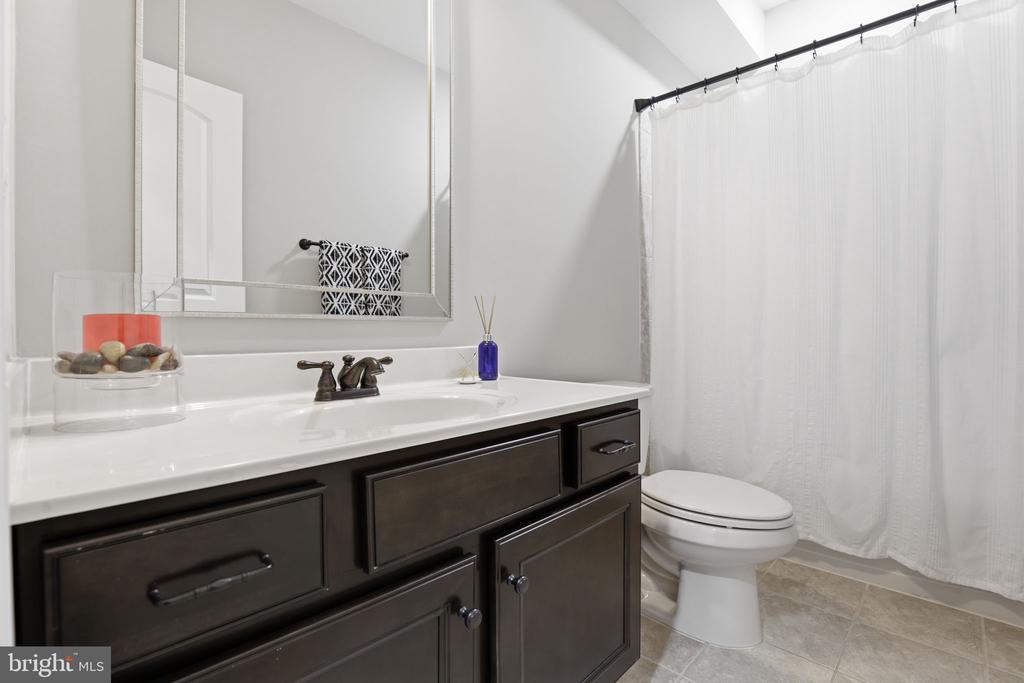 8046 SIDE HILL DR, WARRENTON, Virginia 20187, 5 Bedrooms Bedrooms, ,3 BathroomsBathrooms,Residential,8046 SIDE HILL DR,VAFQ2022334 MLS # VAFQ2022334