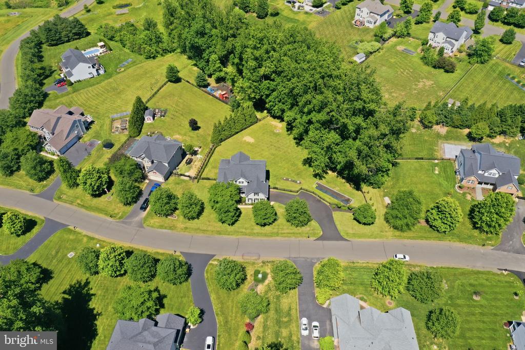 8046 SIDE HILL DR, WARRENTON, Virginia 20187, 5 Bedrooms Bedrooms, ,3 BathroomsBathrooms,Residential,8046 SIDE HILL DR,VAFQ2022334 MLS # VAFQ2022334
