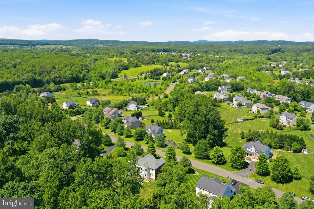 8046 SIDE HILL DR, WARRENTON, Virginia 20187, 5 Bedrooms Bedrooms, ,3 BathroomsBathrooms,Residential,8046 SIDE HILL DR,VAFQ2022334 MLS # VAFQ2022334