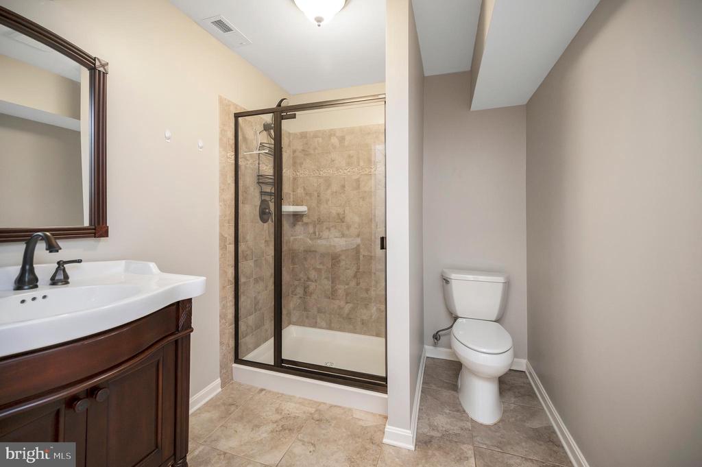 110 LEE CIR, LOCUST GROVE, Virginia 22508, 5 Bedrooms Bedrooms, ,4 BathroomsBathrooms,Residential,110 LEE CIR,VAOR2014346 MLS # VAOR2014346