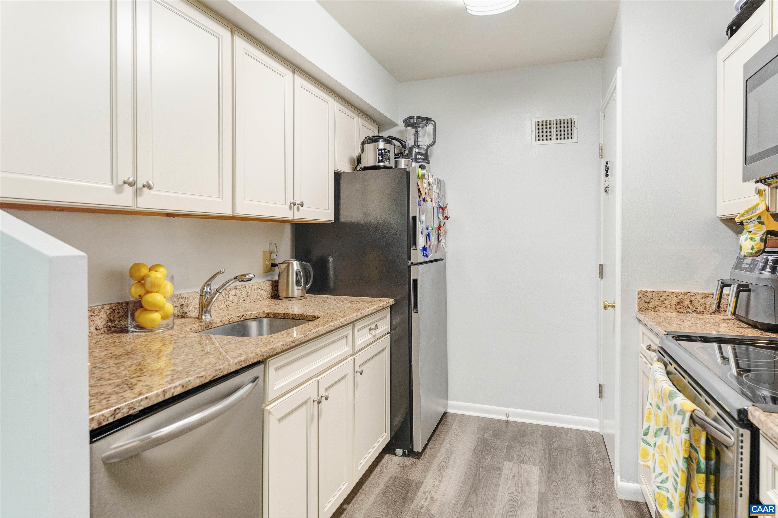 114 TURTLE CREEK RD, CHARLOTTESVILLE, Virginia 22901, 2 Bedrooms Bedrooms, ,2 BathroomsBathrooms,Residential,114 TURTLE CREEK RD,675561 MLS # 675561 114 TURTLE CREEK RD, CHARLOTTESVILLE, Virginia 22901, 2 Bedrooms Bedrooms, ,2 BathroomsBathrooms,Residential,114 TURTLE CREEK RD,675561 MLS # 675561