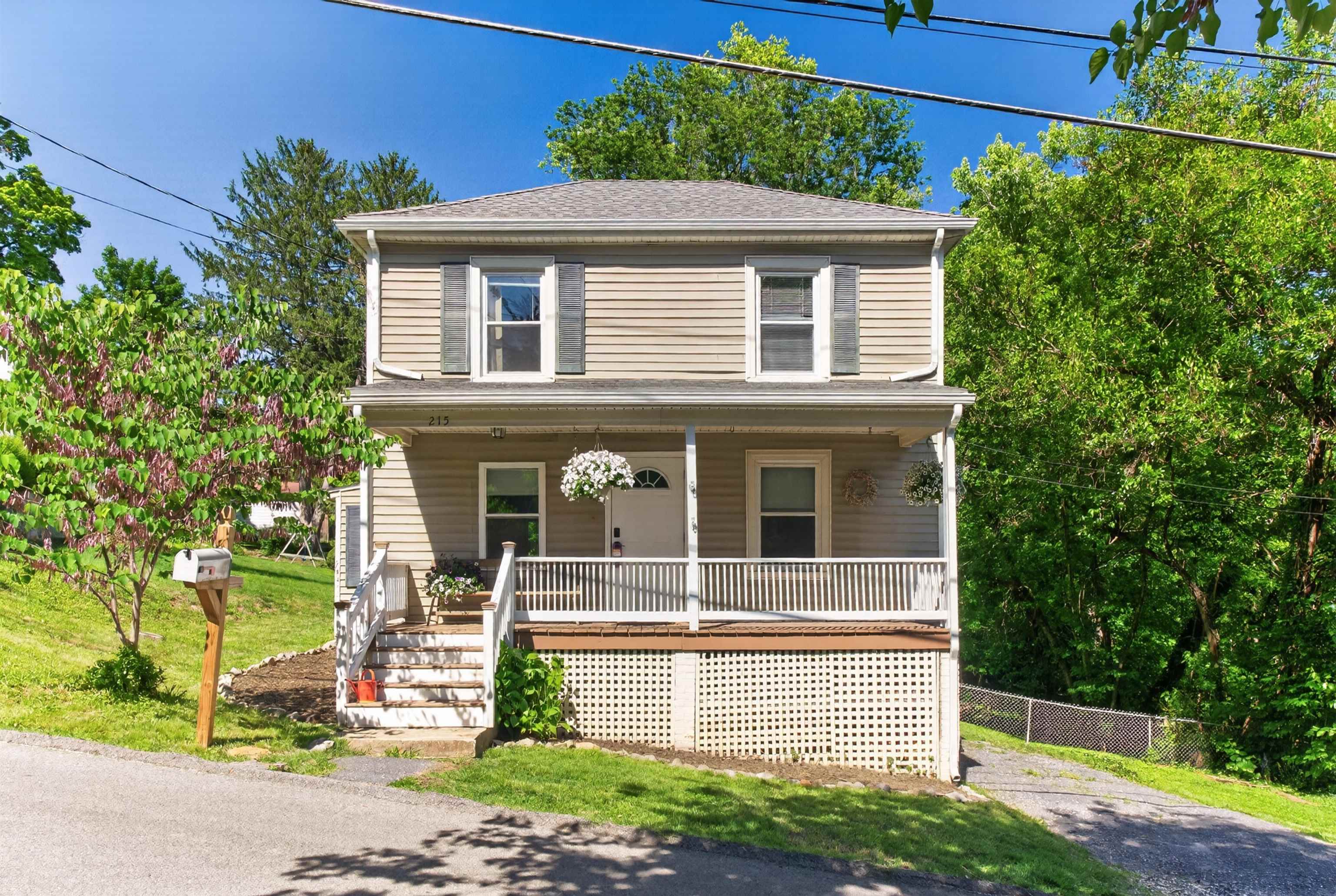 215 VIRGINIA AVE, STAUNTON, Virginia 24401, 2 Bedrooms Bedrooms, ,2 BathroomsBathrooms,Residential,215 VIRGINIA AVE,678027 MLS # 678027 215 VIRGINIA AVE, STAUNTON, Virginia 24401, 2 Bedrooms Bedrooms, ,2 BathroomsBathrooms,Residential,215 VIRGINIA AVE,678027 MLS # 678027
